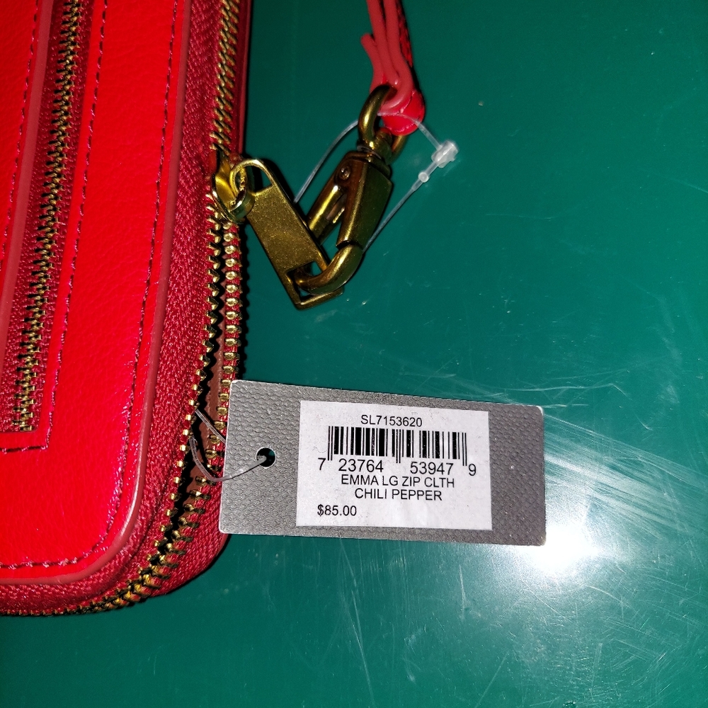 New Fossil Wallet - color looks like a burnt orang - Picture 3 of 3